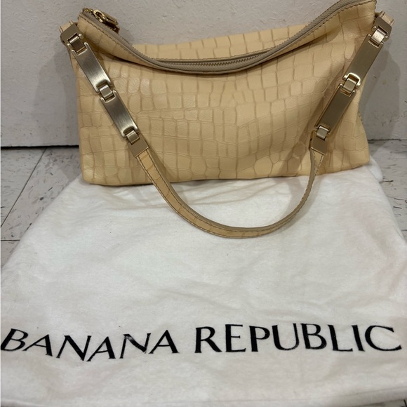 Banana Republic Handbags - NWT Banana Republic Bag